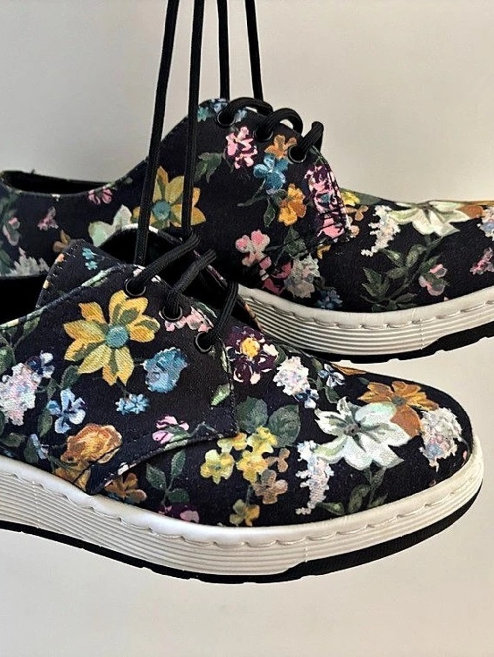 Dr. Martens Darcy Floral sneaker US M 5 / UK 4